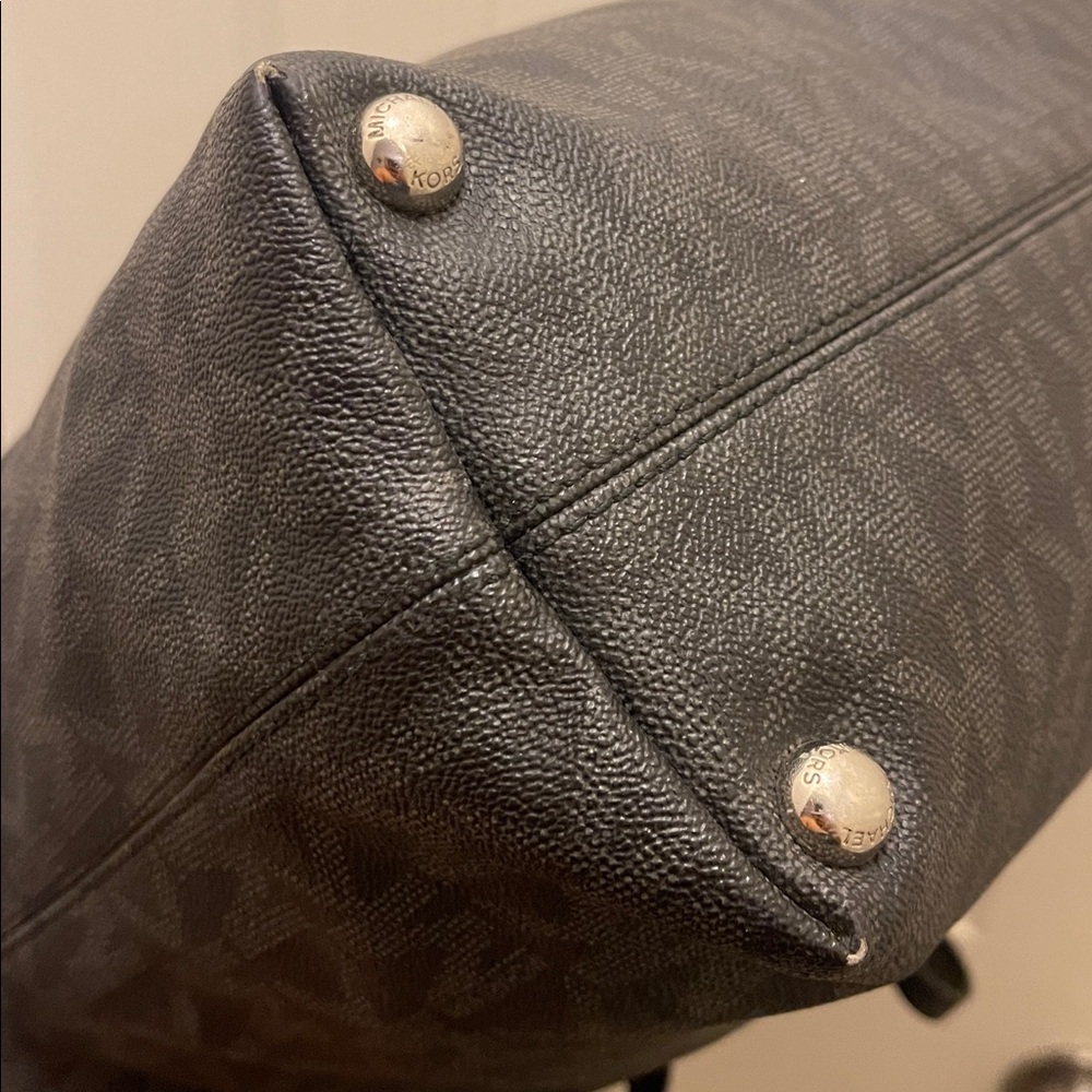 Michael Kors Black Tote Bag. Please read Description Notes - Picture 6 of 16